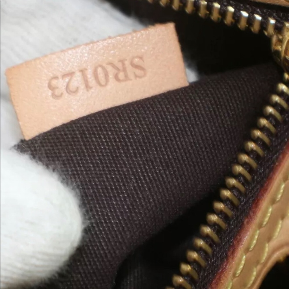 LOUIS VUITTON Brea GM Shoulder Bag - Picture 9 of 11